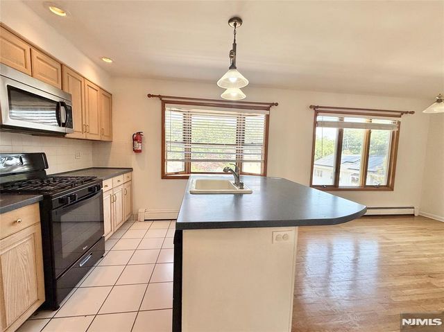 5 Mountain Avenue, Westwood, NJ 07675