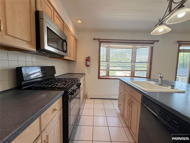 5 Mountain Avenue, Westwood, NJ 07675