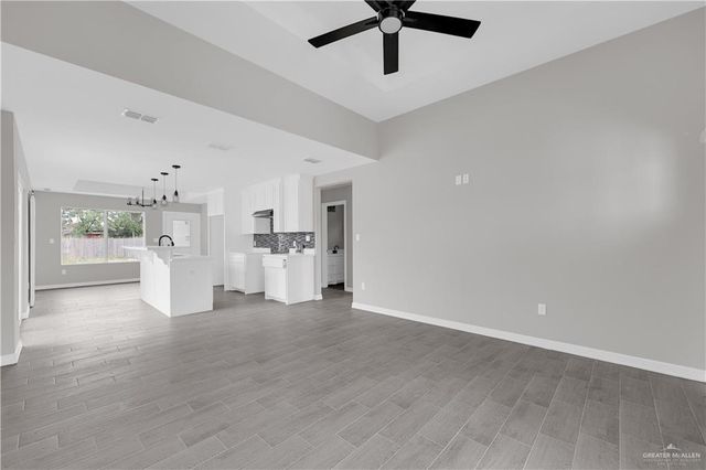 607 Tower Oak Drive, Alamo, TX 78516