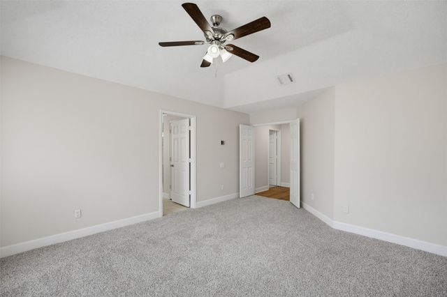 404 Spencer Circle, Grand Prairie, TX 75052