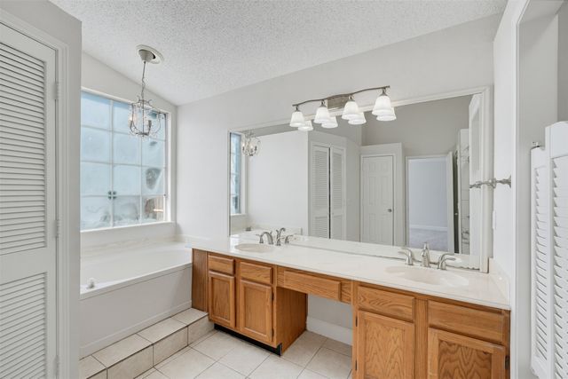404 Spencer Circle, Grand Prairie, TX 75052