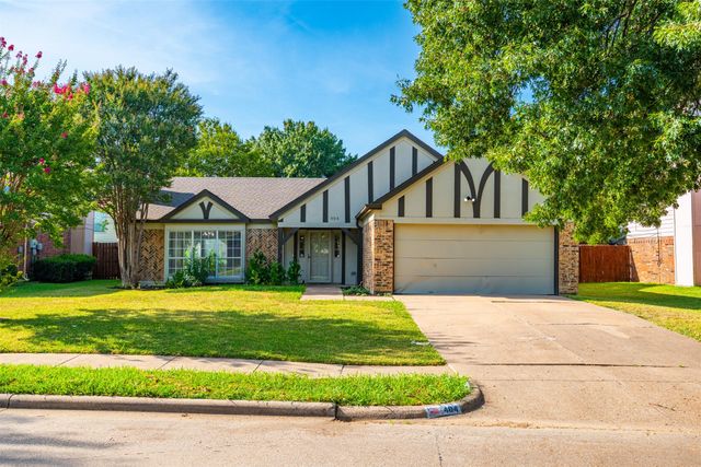 404 Spencer Circle, Grand Prairie, TX 75052