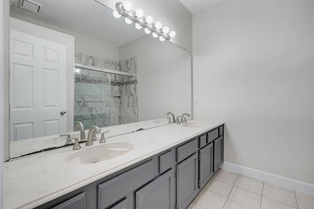 404 Spencer Circle, Grand Prairie, TX 75052