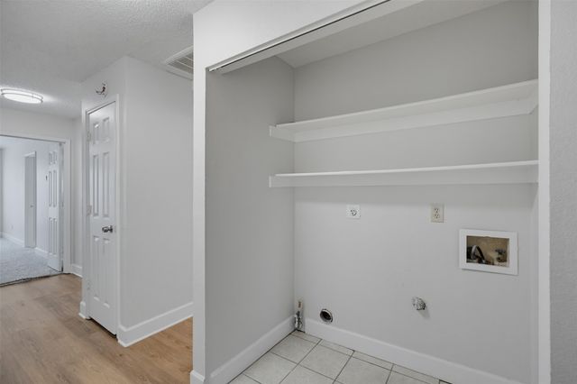 404 Spencer Circle, Grand Prairie, TX 75052