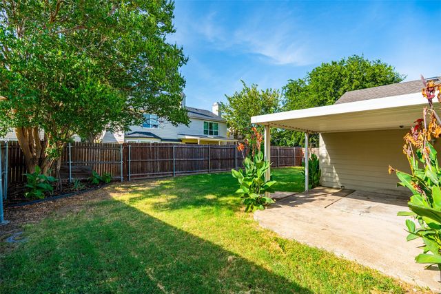 404 Spencer Circle, Grand Prairie, TX 75052