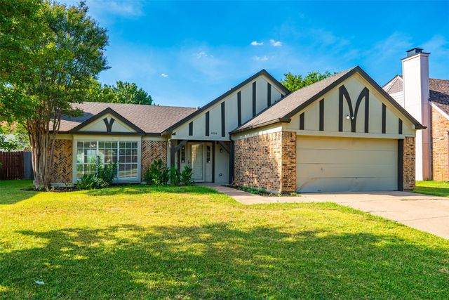 404 Spencer Circle, Grand Prairie, TX 75052