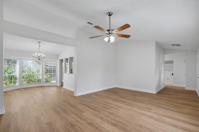 404 Spencer Circle, Grand Prairie, TX 75052