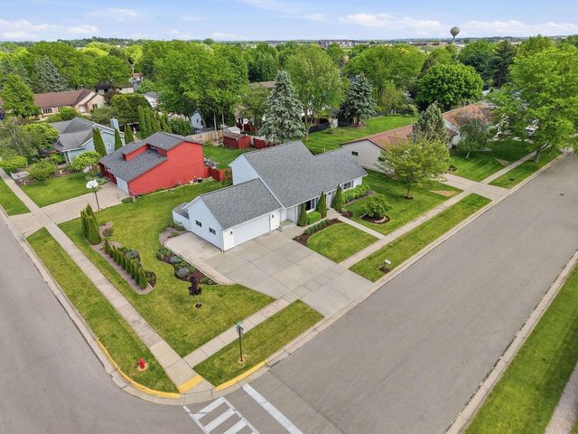 1000 Monteray Lane, Waunakee, WI 53597