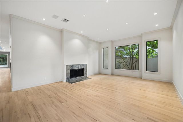 5203 Braeburn Drive, Bellaire, TX 77401