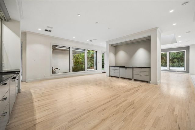 5203 Braeburn Drive, Bellaire, TX 77401
