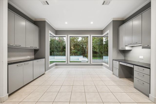 5203 Braeburn Drive, Bellaire, TX 77401
