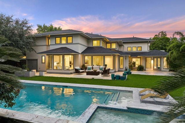 5203 Braeburn Drive, Bellaire, TX 77401