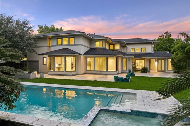 5203 Braeburn Drive, Bellaire, TX 77401