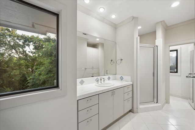 5203 Braeburn Drive, Bellaire, TX 77401