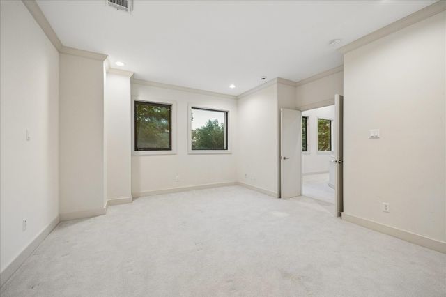 5203 Braeburn Drive, Bellaire, TX 77401