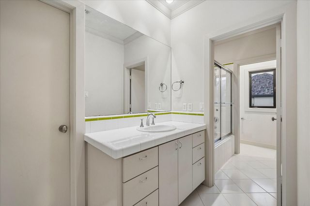 5203 Braeburn Drive, Bellaire, TX 77401