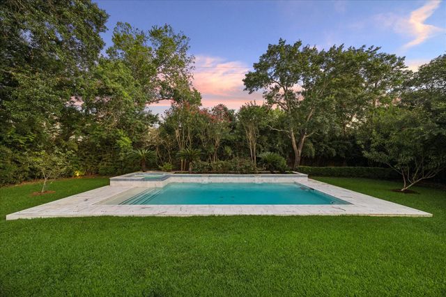 5203 Braeburn Drive, Bellaire, TX 77401