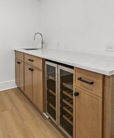 327 Alewife Brook Pkwy B, Somerville, MA 02144