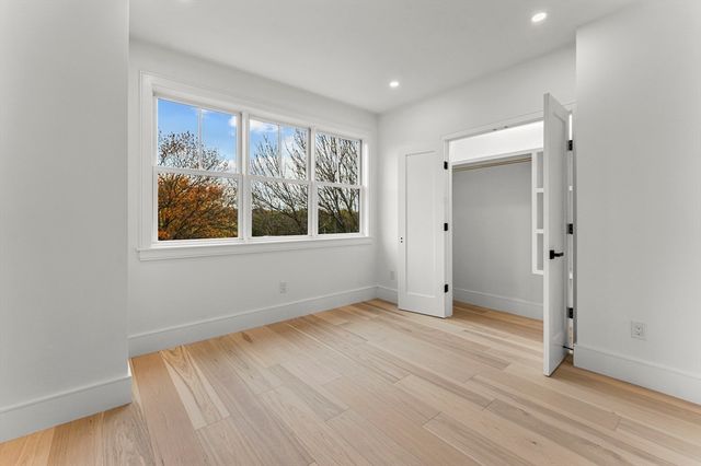 327 Alewife Brook Pkwy B, Somerville, MA 02144