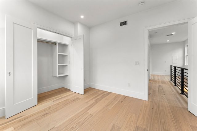 327 Alewife Brook Pkwy B, Somerville, MA 02144