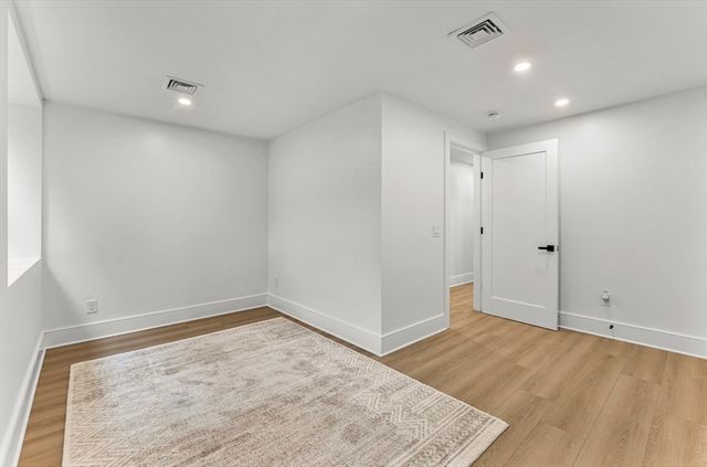 327 Alewife Brook Pkwy B, Somerville, MA 02144