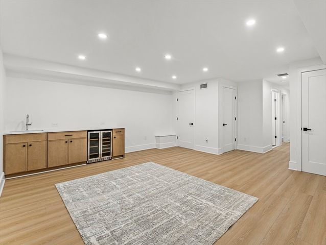 327 Alewife Brook Pkwy B, Somerville, MA 02144