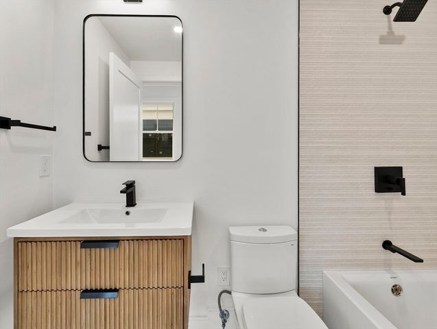 327 Alewife Brook Pkwy B, Somerville, MA 02144