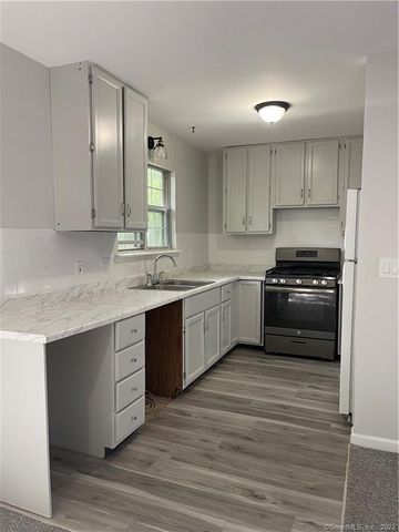 16 Hawley Glen 16, Stratford, CT 06614