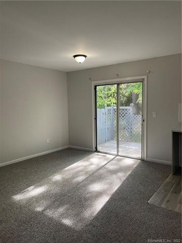 16 Hawley Glen 16, Stratford, CT 06614