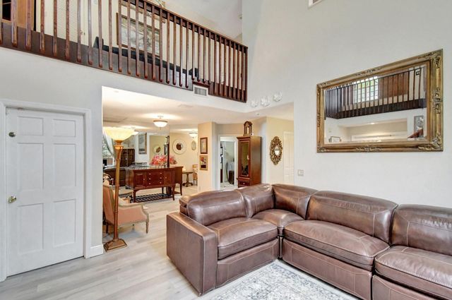 2811 Montevideo Avenue, Hollywood, FL 33026