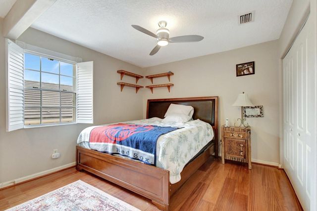 2811 Montevideo Avenue, Hollywood, FL 33026