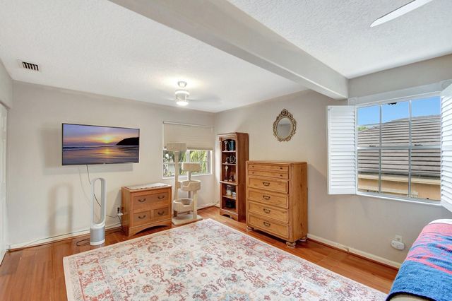 2811 Montevideo Avenue, Hollywood, FL 33026