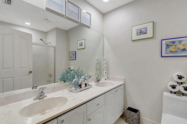 2811 Montevideo Avenue, Hollywood, FL 33026