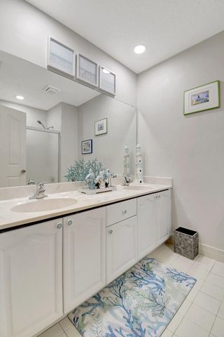 2811 Montevideo Avenue, Hollywood, FL 33026