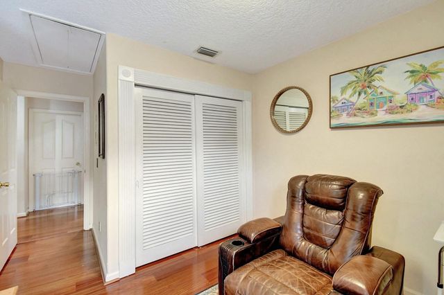 2811 Montevideo Avenue, Hollywood, FL 33026