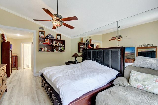 2811 Montevideo Avenue, Hollywood, FL 33026