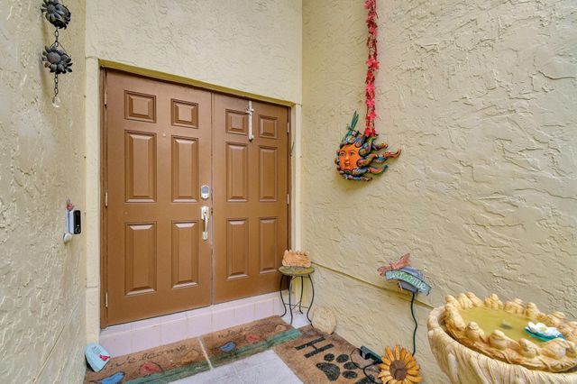 2811 Montevideo Avenue, Hollywood, FL 33026