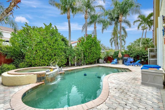 2811 Montevideo Avenue, Hollywood, FL 33026