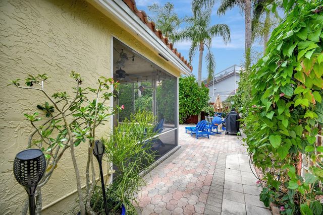 2811 Montevideo Avenue, Hollywood, FL 33026