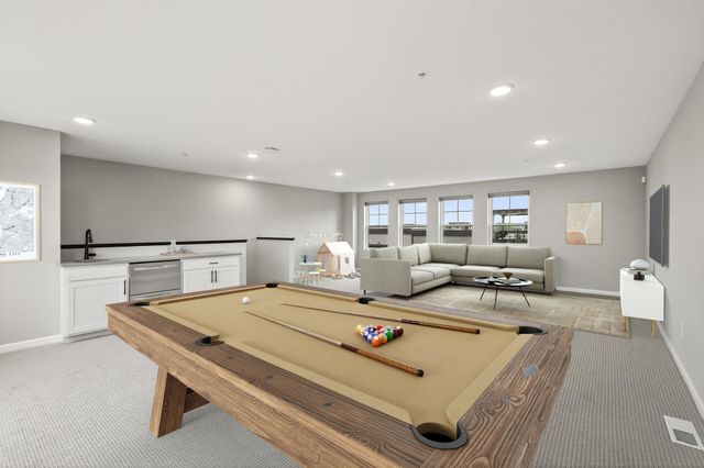 875 W Falls Passage C, Saint Paul, MN 55116