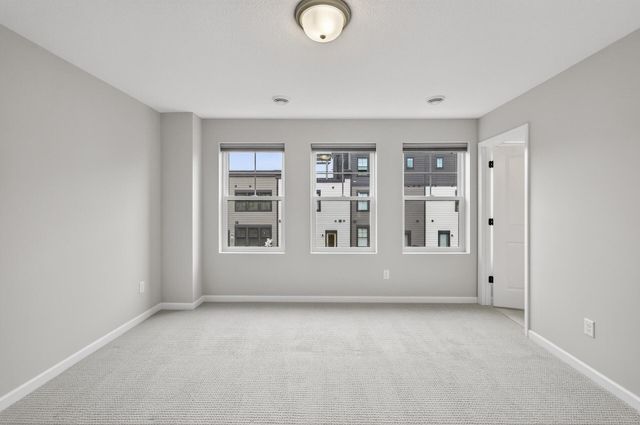 875 W Falls Passage C, Saint Paul, MN 55116