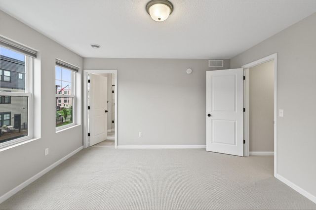 875 W Falls Passage C, Saint Paul, MN 55116