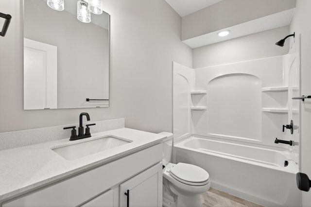 875 W Falls Passage C, Saint Paul, MN 55116