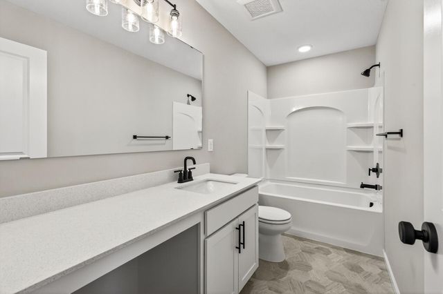 875 W Falls Passage C, Saint Paul, MN 55116