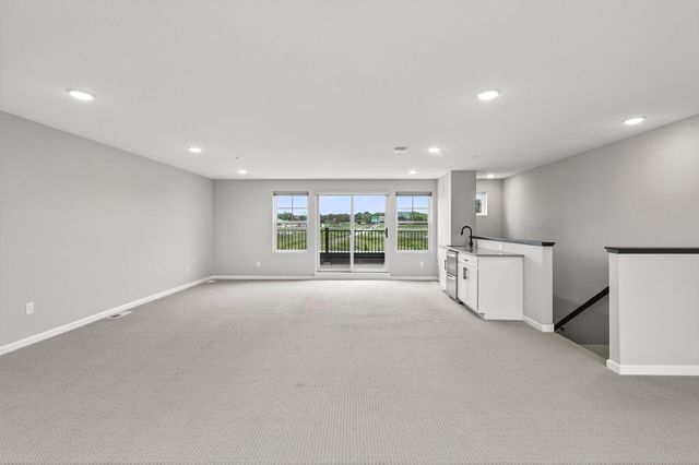 875 W Falls Passage C, Saint Paul, MN 55116