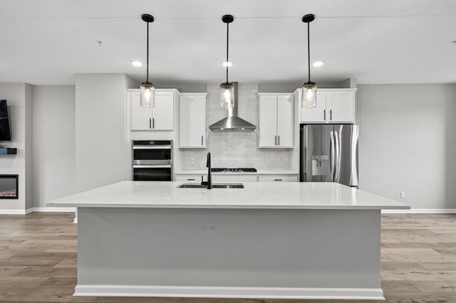 875 W Falls Passage C, Saint Paul, MN 55116