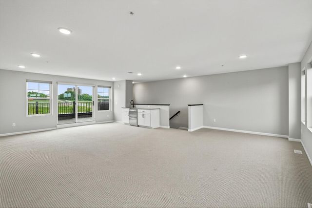 875 W Falls Passage C, Saint Paul, MN 55116