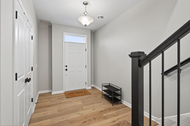 875 W Falls Passage C, Saint Paul, MN 55116