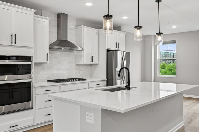 875 W Falls Passage C, Saint Paul, MN 55116