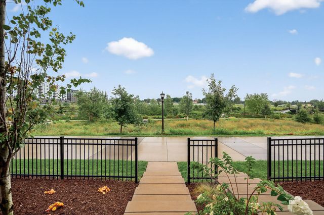 875 W Falls Passage C, Saint Paul, MN 55116